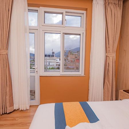 Hotel Vistara Kathmandu Buitenkant foto