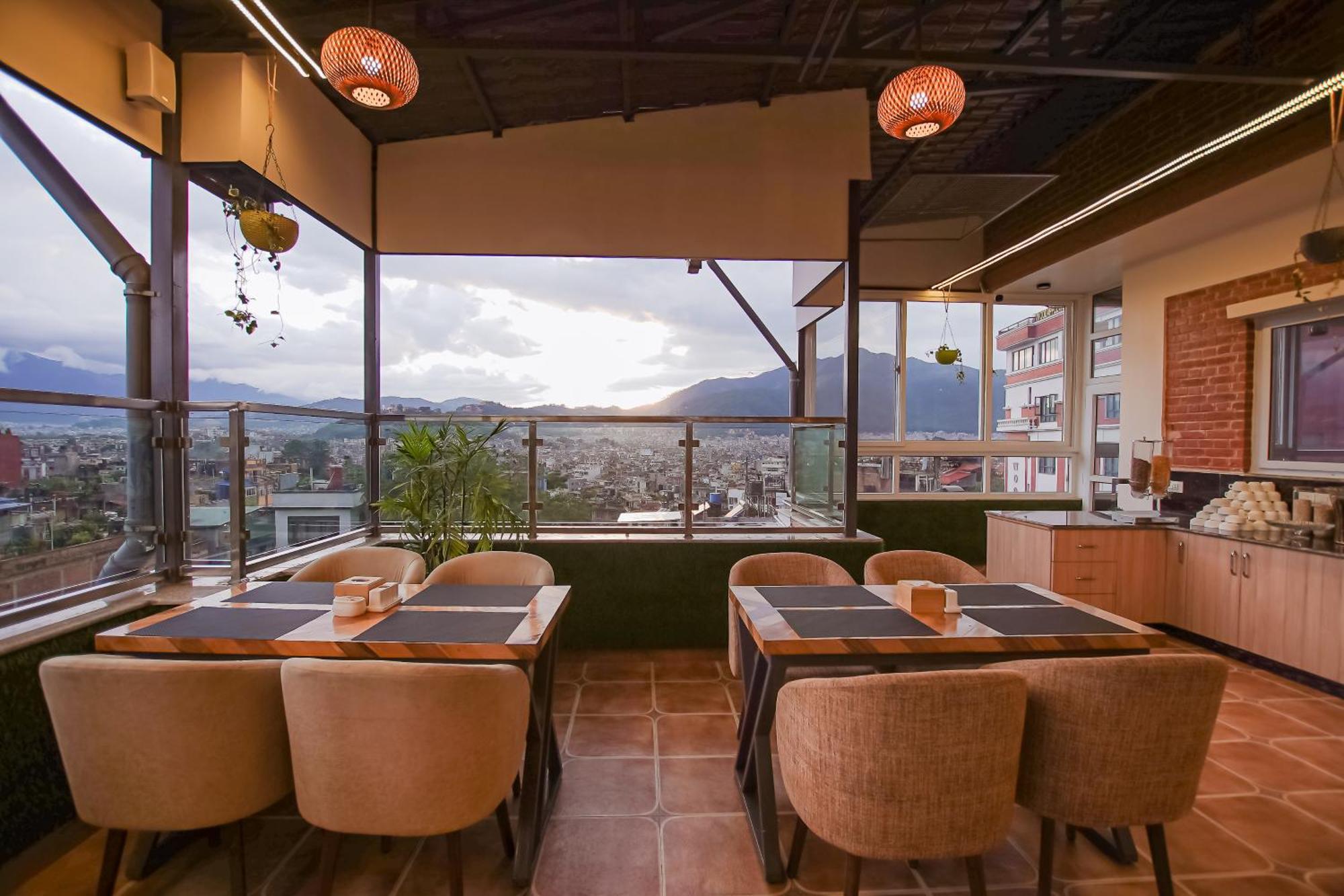 Hotel Vistara Kathmandu Buitenkant foto