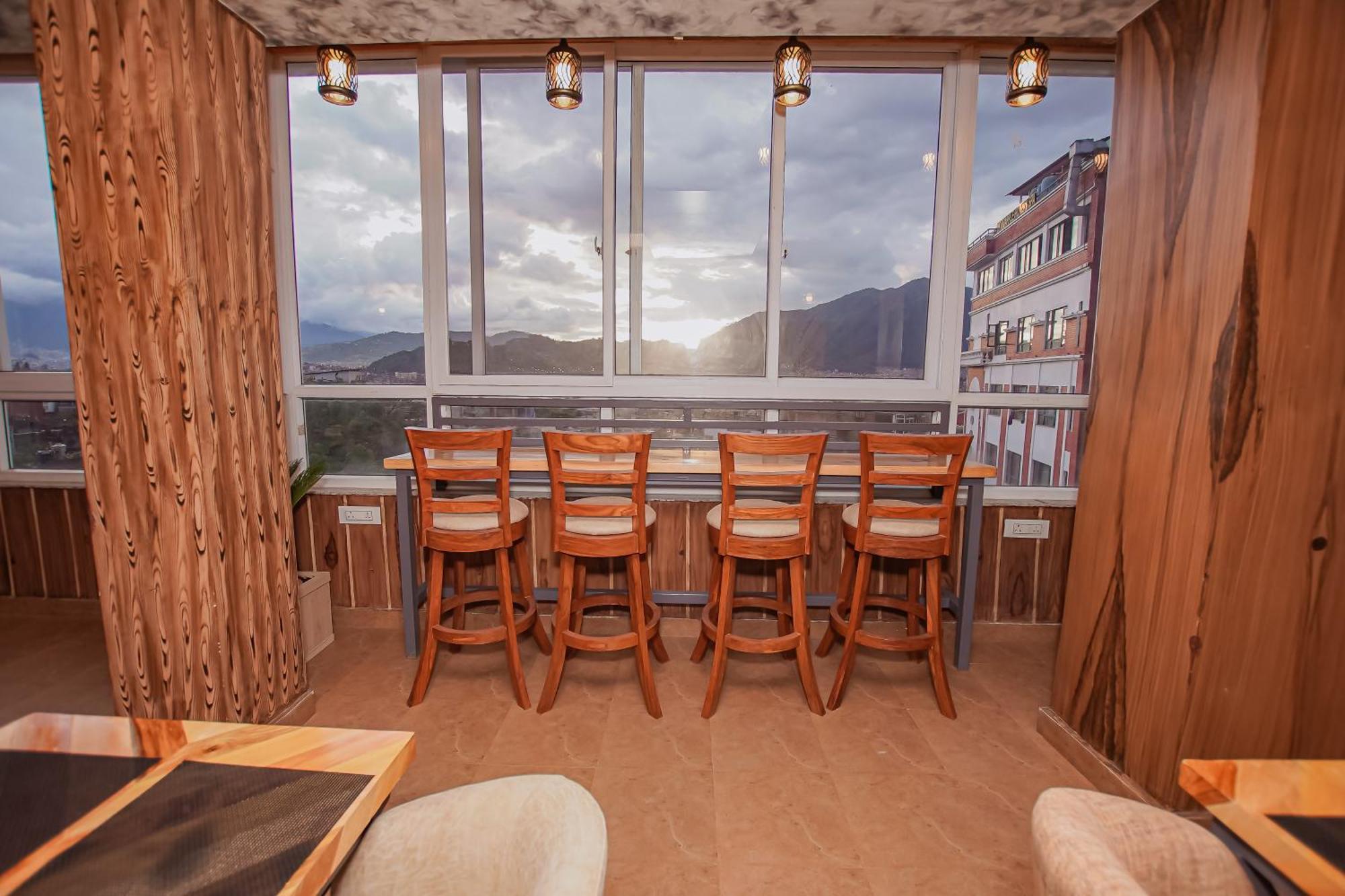 Hotel Vistara Kathmandu Buitenkant foto