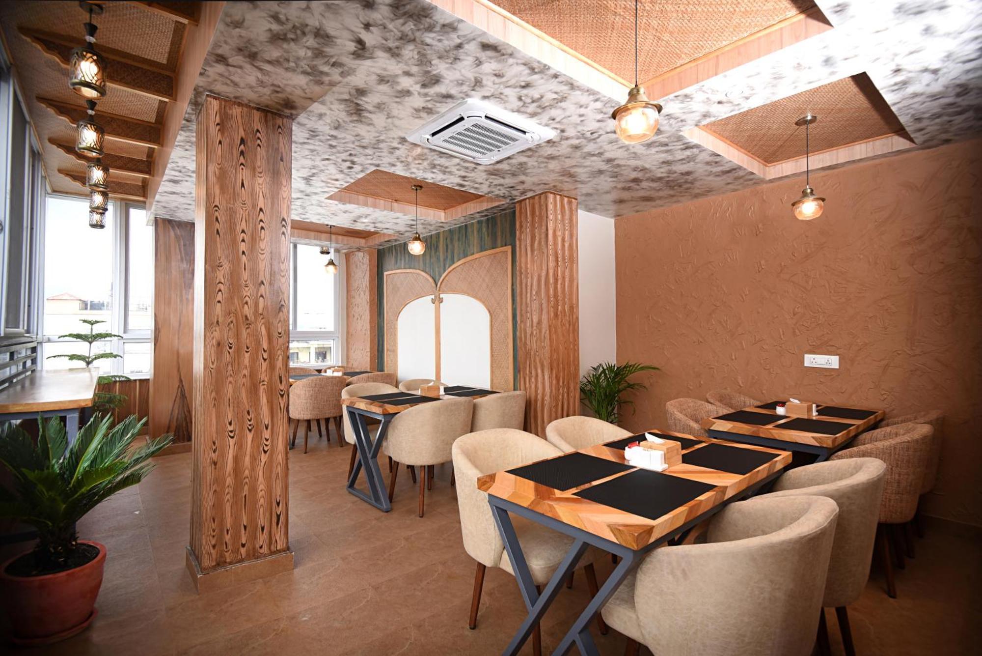 Hotel Vistara Kathmandu Buitenkant foto